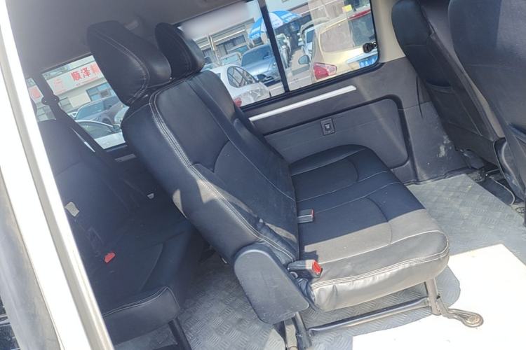 Used FORTHING Lingzhi 2022 Revised Version Striving Edition M5L 2.0L Base Model 9-Seater Left Rear Seat
