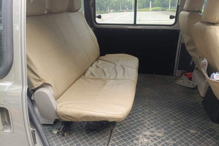 Used FORTHING Lingzhi 2022 M5 1.6L Practical Model 5 Seats Left Rear Seat