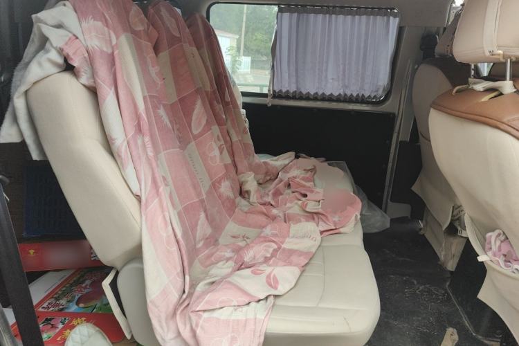 Used FORTHING Lingzhi 2022 M5 1.6L Practical Model 5 Seats Left Rear Seat