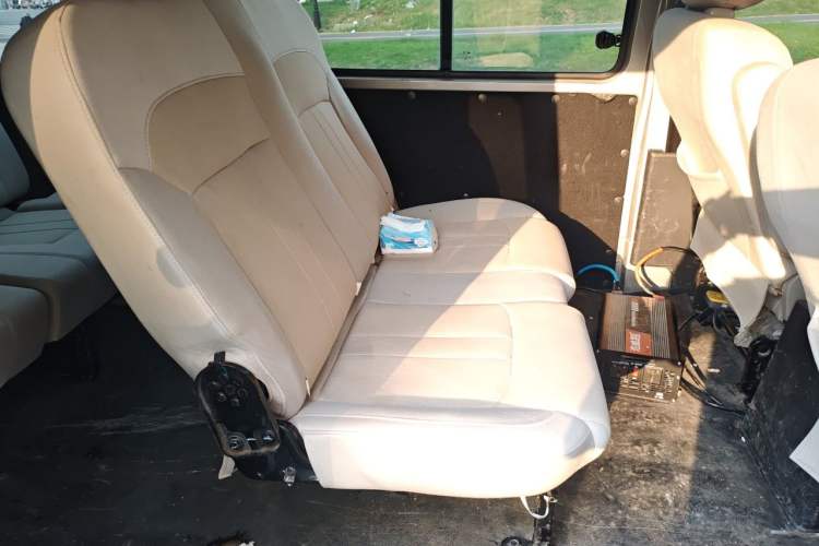 Used FORTHING Lingzhi 2022 M5L 1.6L Utility Model 7 Seats Left Rear Seat