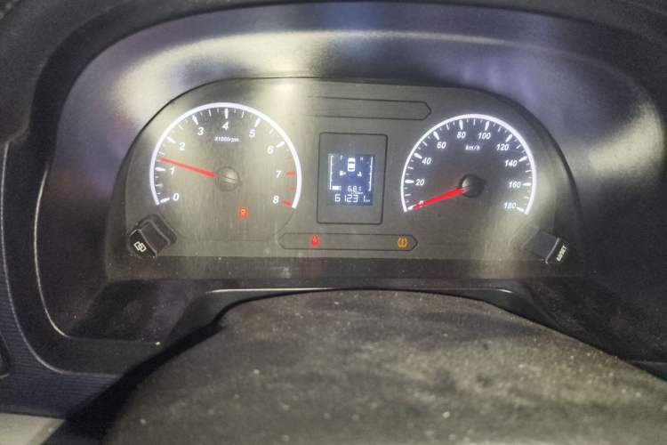 Used FORTHING Lingzhi 2022 M5 1.6L Practical Model 5 Seats Odometer Close Up
