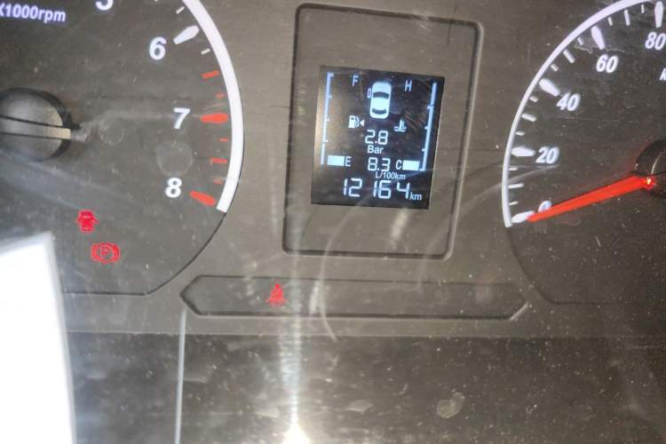 Used FORTHING Lingzhi 2022 M5 1.6L Practical Model 5 Seats Odometer Close Up