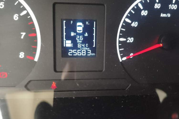 Used FORTHING Lingzhi 2022 M5 1.6L Practical Model 5 Seats Odometer Close Up