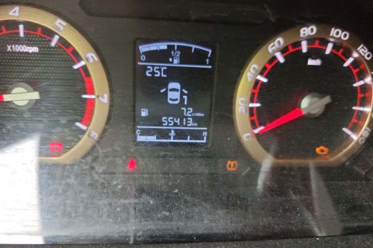 Used FORTHING Lingzhi 2022 Entry-Level M5L 2.0L Basic Version 7 Seats Odometer Close Up