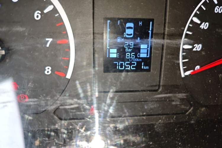 Used FORTHING Lingzhi 2022 M5L 1.6L Utility Model 7 Seats Odometer Close Up