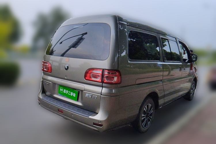 Used FORTHING Lingzhi 2022 Striving Version M5L 1.6L Base Model 9-Seater Rear Right 45 Deg