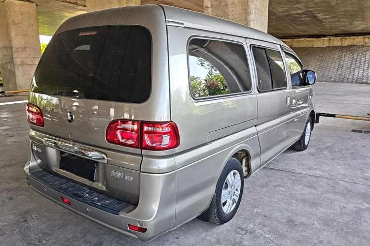 Used FORTHING Lingzhi 2022 Striving Version M5L 2.0L Basic Model 9-Seater Rear Right 45 Deg