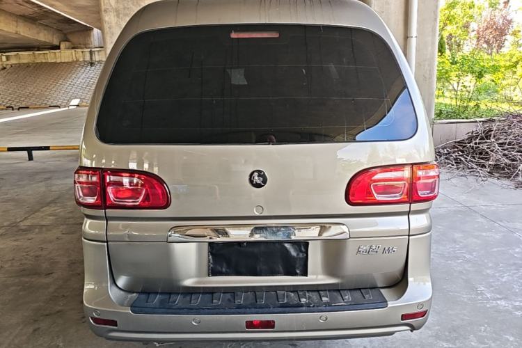 Used FORTHING Lingzhi 2022 Striving Version M5L 2.0L Basic Model 9-Seater Rear