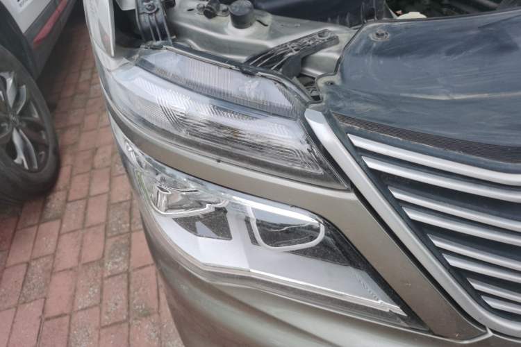 Used FORTHING Lingzhi  Right Front Headlight