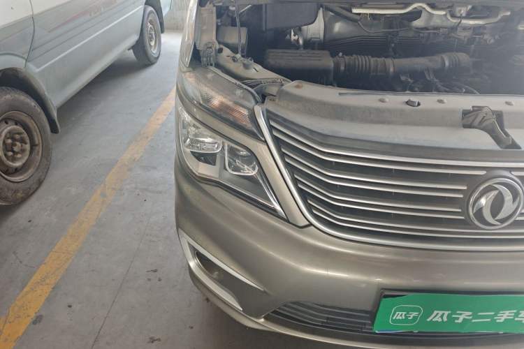 Used FORTHING Lingzhi 2022 M5 1.6L Practical Model 5 Seats Right Front Headlight