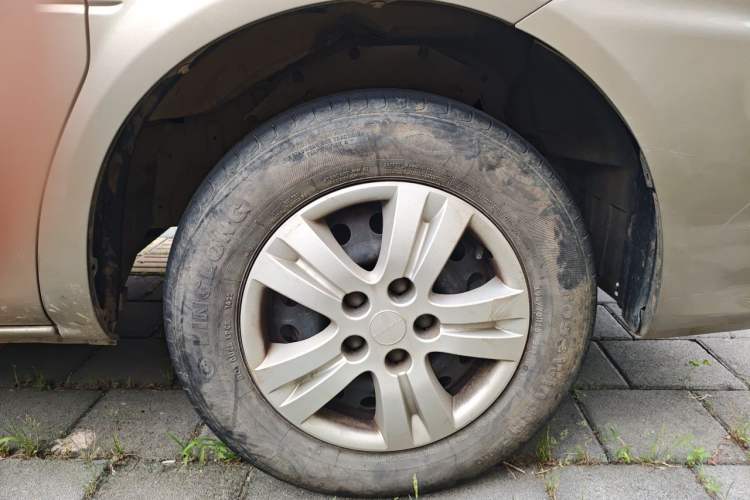 Used FORTHING Lingzhi 2022 M5L 1.6L Utility Model 7 Seats Right Front Wheel Hub