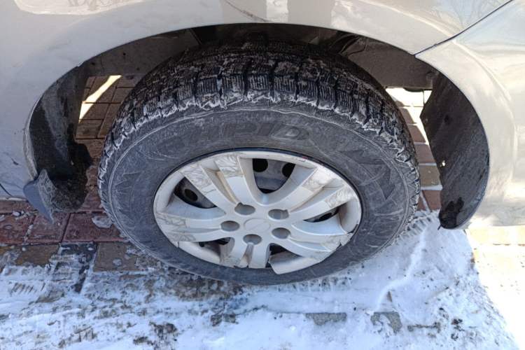 Used FORTHING Lingzhi 2022 M5L 1.6L Utility Model 7 Seats Right Front Wheel Hub
