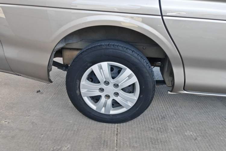 Used FORTHING Lingzhi 2022 M5 1.6L Practical Model 5 Seats Right Rear Wheel Hub