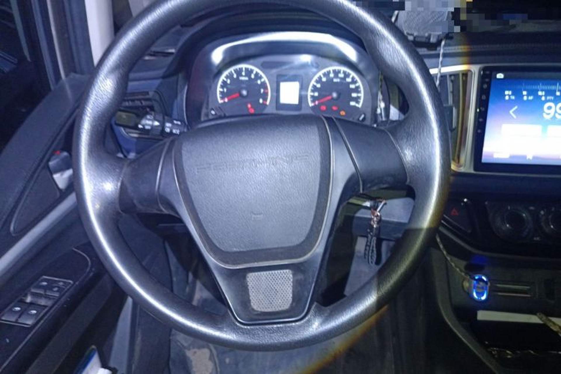 Used FORTHING Lingzhi 2022 M5L 1.6L Utility Model 7 Seats Steering Wheel