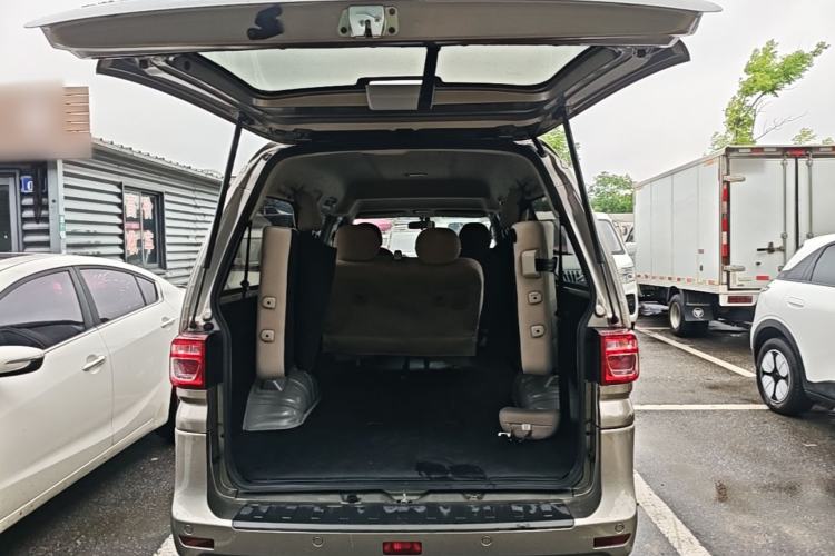Used FORTHING Lingzhi 2022 M5L 1.6L Utility Model 7 Seats Trunk