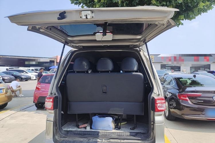 Used FORTHING Lingzhi 2022 Revised Version Striving Edition M5L 2.0L Base Model 9-Seater Trunk