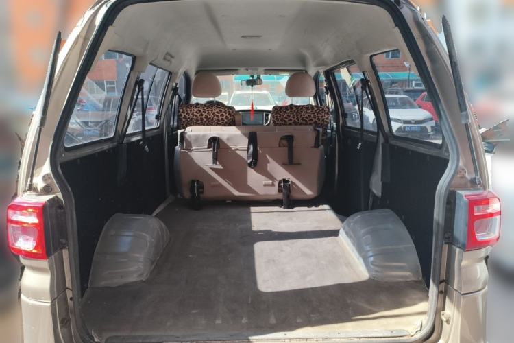 Used FORTHING Lingzhi 2022 M5 1.6L Practical Model 5 Seats Trunk