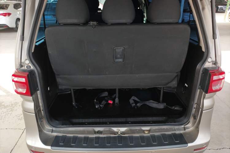 Used FORTHING Lingzhi 2022 Striving Version M5L 1.6L Base Model 9-Seater Trunk