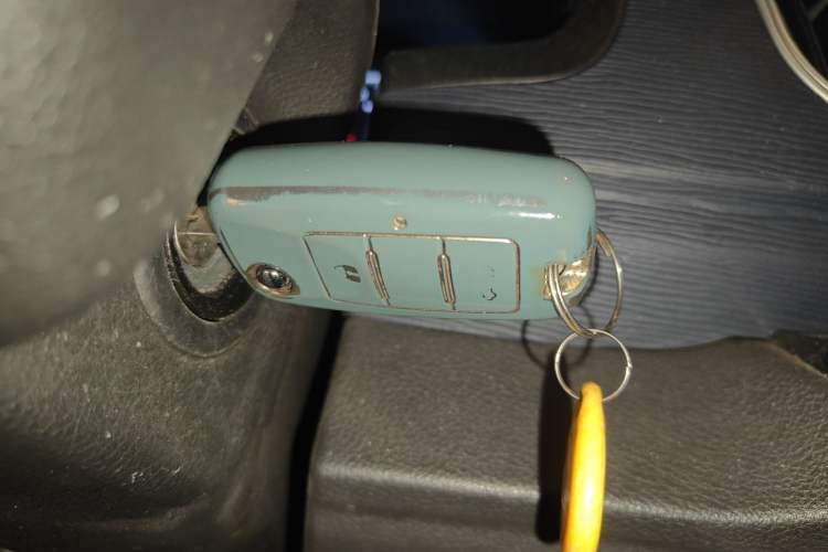 Used FORTHING Lingzhi 2022 M5 1.6L Practical Model 5 Seats Vehicle Key