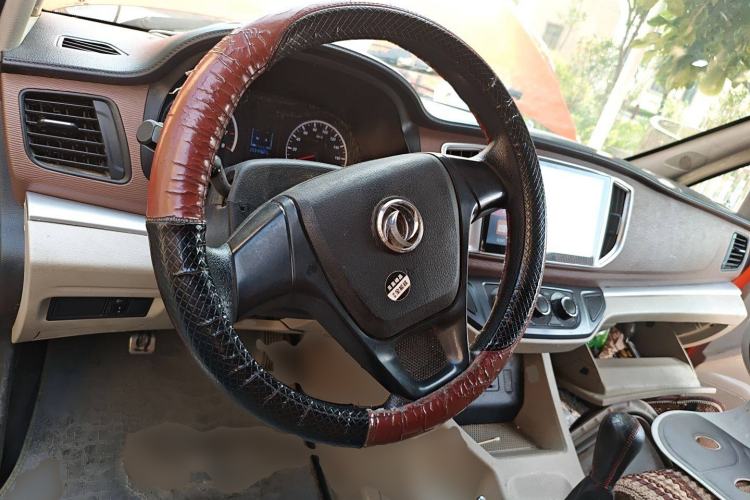 Used FORTHING Lingzhi 2022 V3 1.6L Base Model 2 Seats Steering Wheel