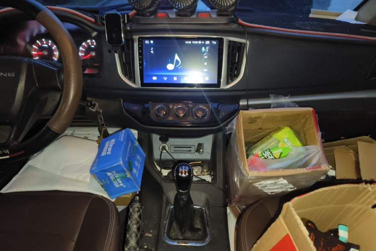 Used FORTHING Lingzhi 2022 Entry-Level M5L 1.6L Comfort Version 7 Seats Audio And AC Panel