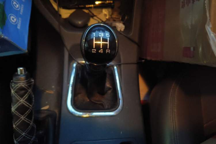 Used FORTHING Lingzhi 2022 Entry-Level M5L 1.6L Comfort Version 7 Seats Gear Lever