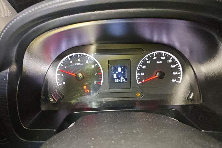 Used FORTHING Lingzhi 2022 M5L 1.6L Utility Model 7 Seats Instrument Cluster
