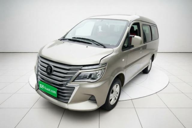 Używany FORTHING Lingzhi 2022 Striving Version M5L 1.6L Base Model 9-Seater