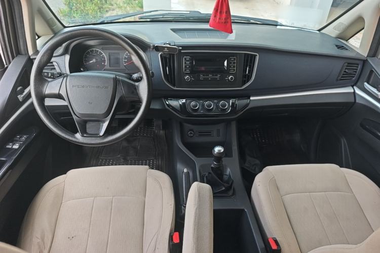Used FORTHING Lingzhi 2022 M5 1.6L Practical Model 5 Seats Center Console