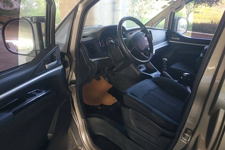 Used FORTHING Lingzhi 2022 Striving Version M5L 2.0L Basic Model 9-Seater Driver Seat