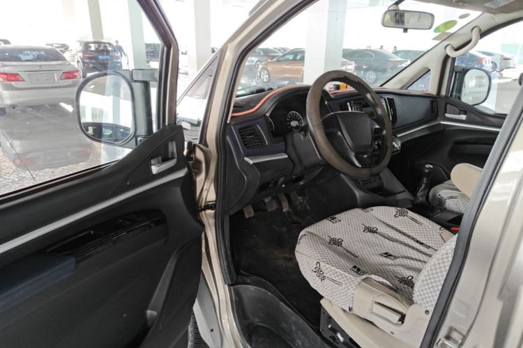 Used FORTHING Lingzhi 2022 M5 1.6L Practical 7-Seater Driver Seat