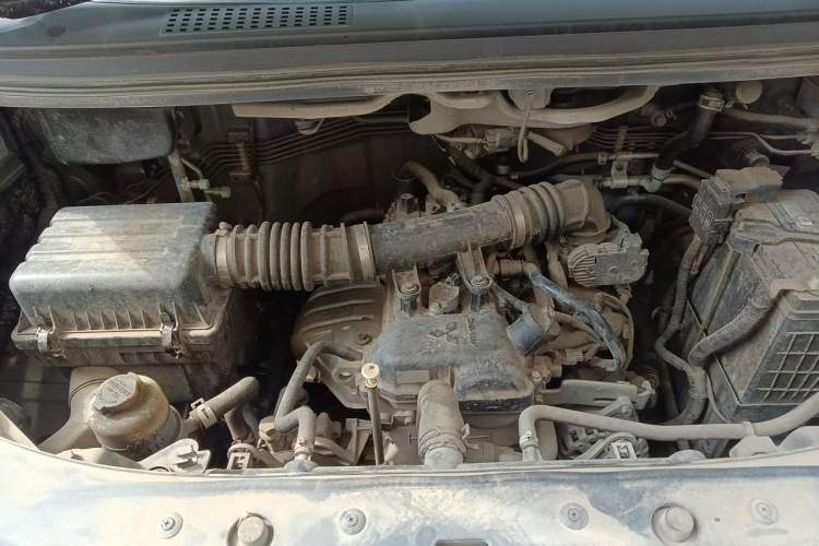 Used FORTHING Lingzhi 2022 M5L 1.6L Utility Model 7 Seats Engine Bay