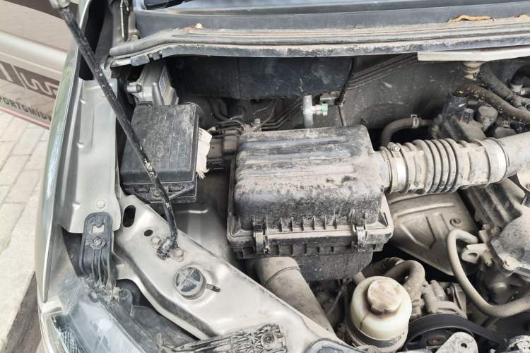 Used FORTHING Lingzhi 2022 M5 1.6L Practical 7-Seater Engine Bay Right