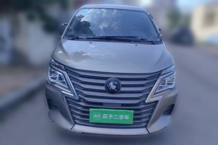 Used FORTHING Lingzhi 2022 Striving Version M5L 1.6L Base Model 9-Seater Front