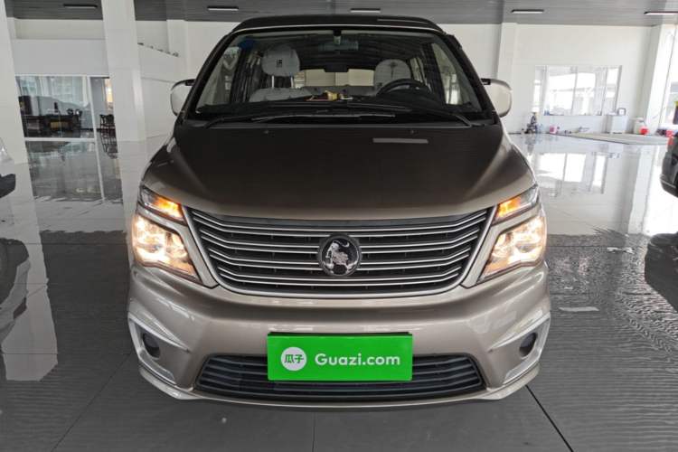Used FORTHING Lingzhi 2022 M5 1.6L Practical 7-Seater Front