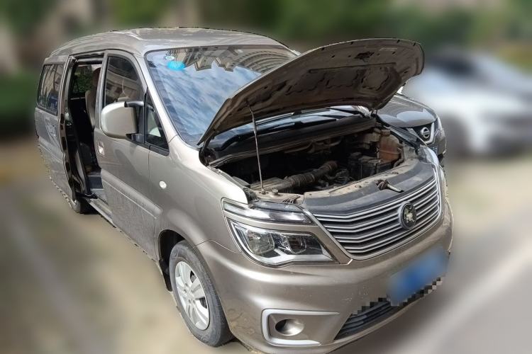 Used FORTHING Lingzhi 2022 M5L 1.6L Utility Model 7 Seats Front Right 45 Deg