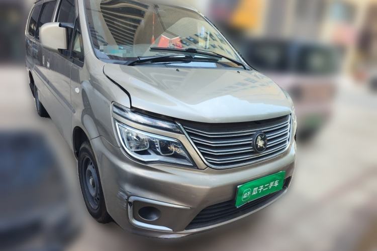 Used FORTHING Lingzhi 2022 M5L 1.6L Utility Model 7 Seats Front Right 45 Deg