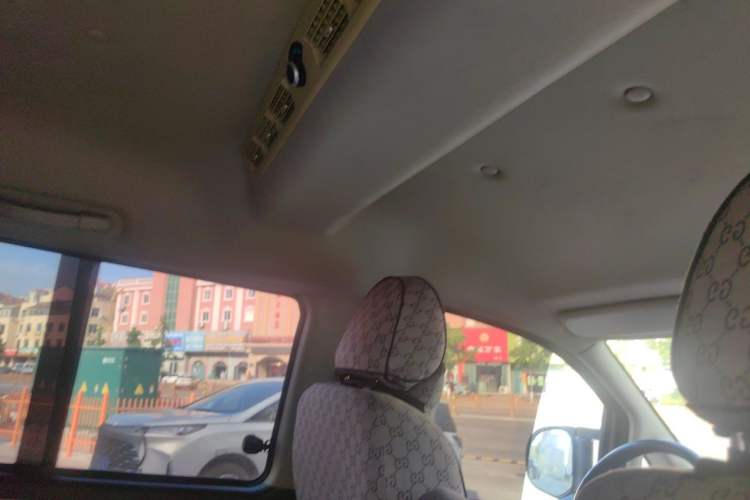 Used FORTHING Lingzhi 2022 Striving Version M5L 1.6L Base Model 9-Seater Headliner
