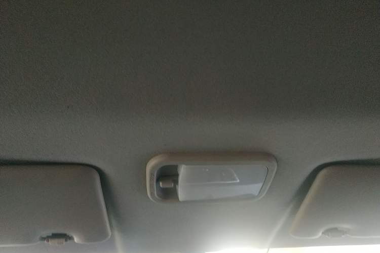 Used FORTHING Lingzhi 2022 Striving Version M5L 2.0L Basic Model 9-Seater Headliner