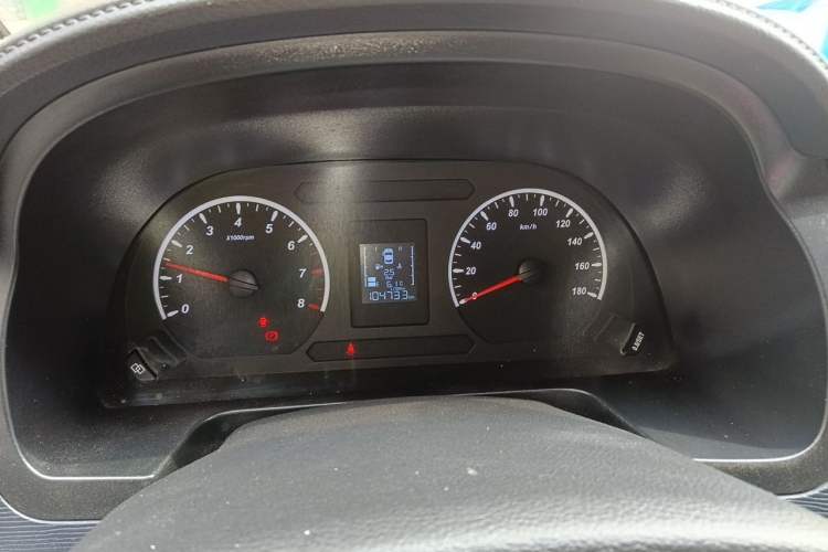Used FORTHING Lingzhi 2022 M5L 1.6L Utility Model 7 Seats Instrument Cluster
