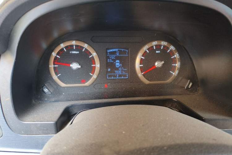 Used FORTHING Lingzhi 2022 Revised Version Striving Edition M5L 2.0L Base Model 9-Seater Instrument Cluster