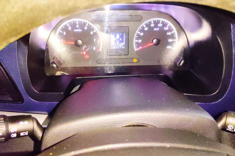 Used FORTHING Lingzhi 2022 M5L 1.6L Utility Model 7 Seats Instrument Cluster