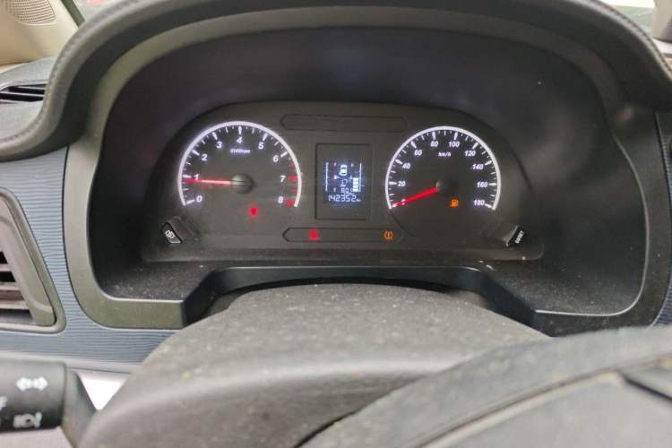 Used FORTHING Lingzhi 2022 M5 1.6L Practical Model 5 Seats Instrument Cluster