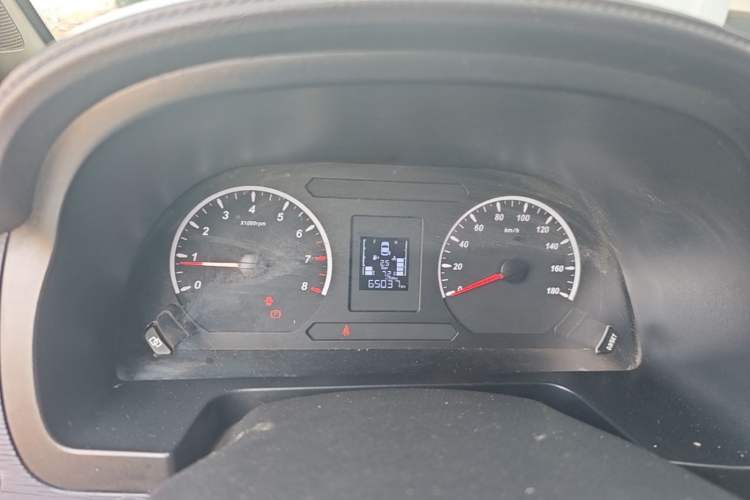 Used FORTHING Lingzhi 2022 M5 1.6L Practical Model 5 Seats Instrument Cluster