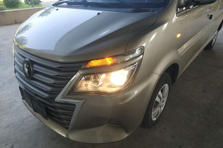 Used FORTHING Lingzhi 2022 Striving Version M5L 2.0L Basic Model 9-Seater Left Front Headlight