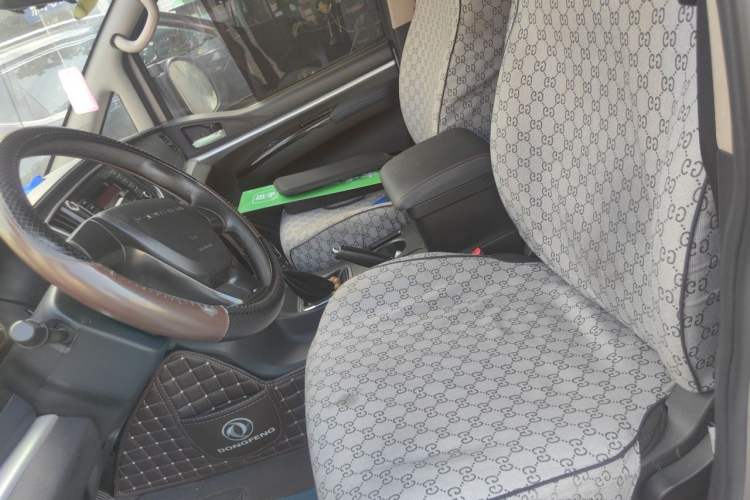 Used FORTHING Lingzhi 2022 Striving Version M5L 1.6L Base Model 9-Seater Left Front Seat