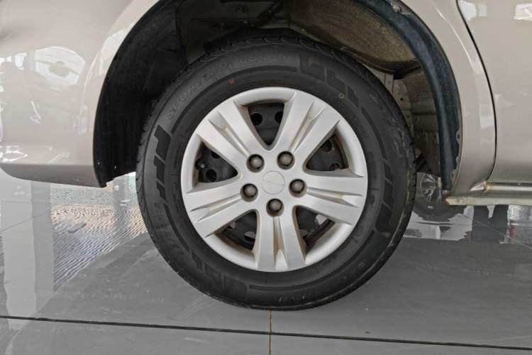Used FORTHING Lingzhi 2022 M5 1.6L Practical 7-Seater Left Front Wheel Hub