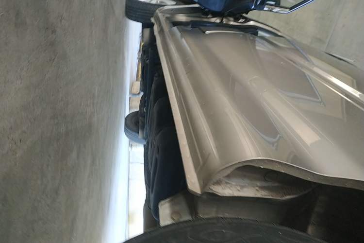 Used FORTHING Lingzhi 2022 Striving Version M5L 2.0L Basic Model 9-Seater Left Side Sill