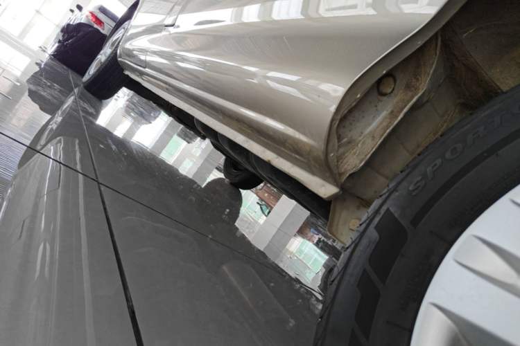 Used FORTHING Lingzhi 2022 M5 1.6L Practical 7-Seater Left Side Sill