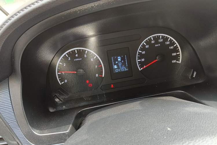 Used FORTHING Lingzhi 2022 M5L 1.6L Utility Model 7 Seats Odometer Close Up